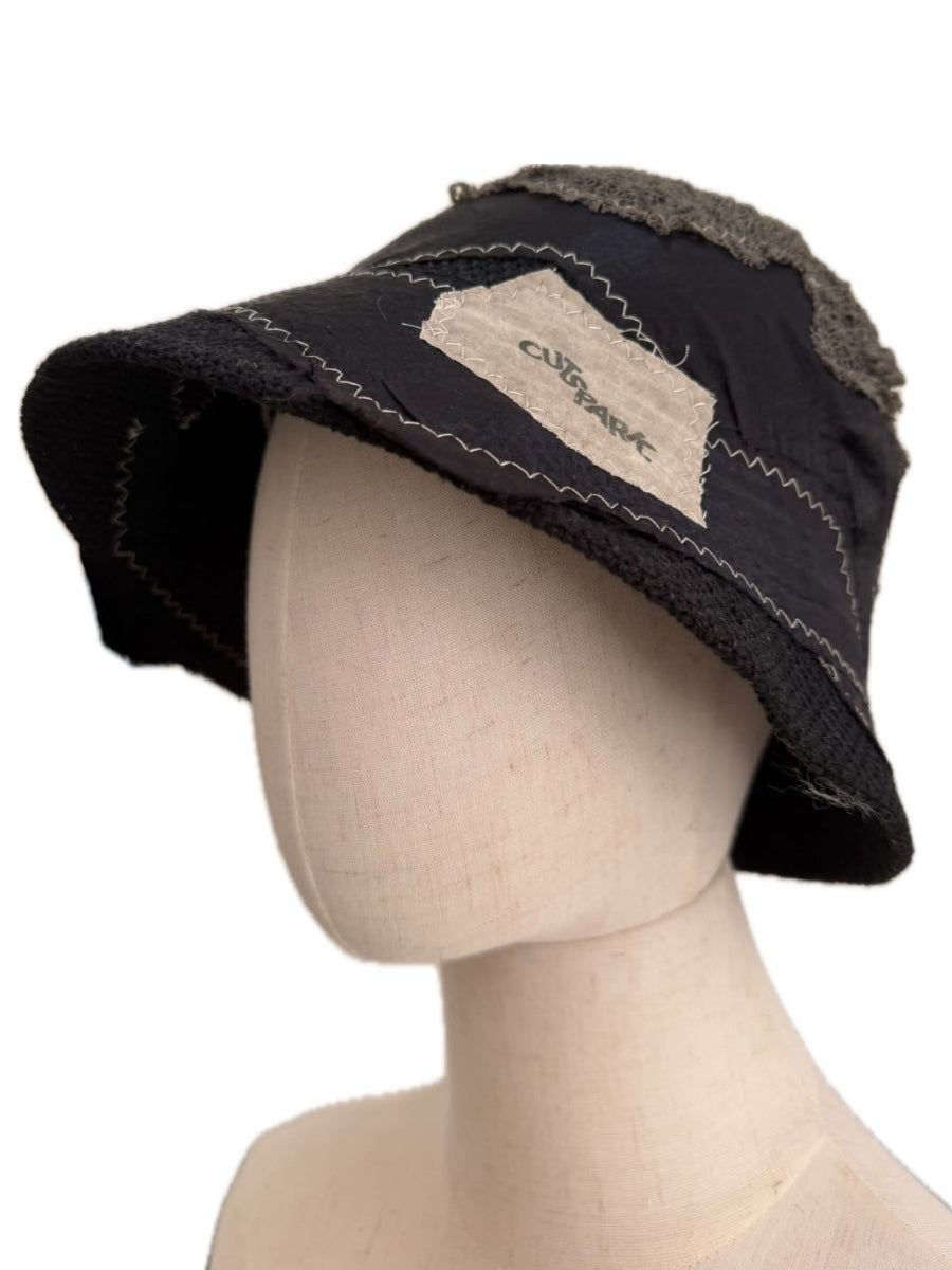Straw-woven small brimmed hat
