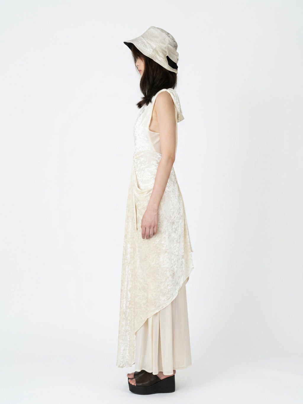 V-neck velvet dress