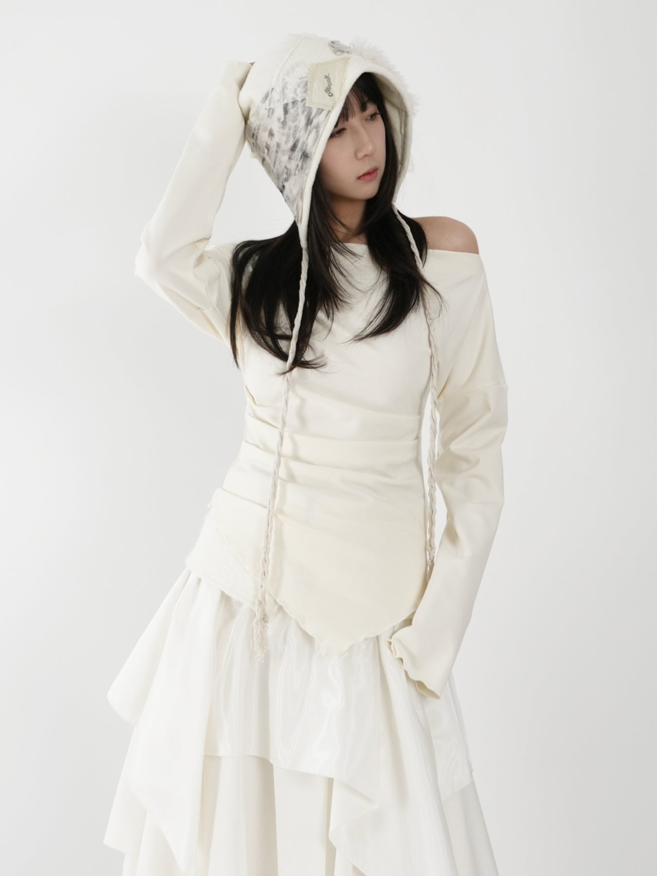 Off-the-shoulder top