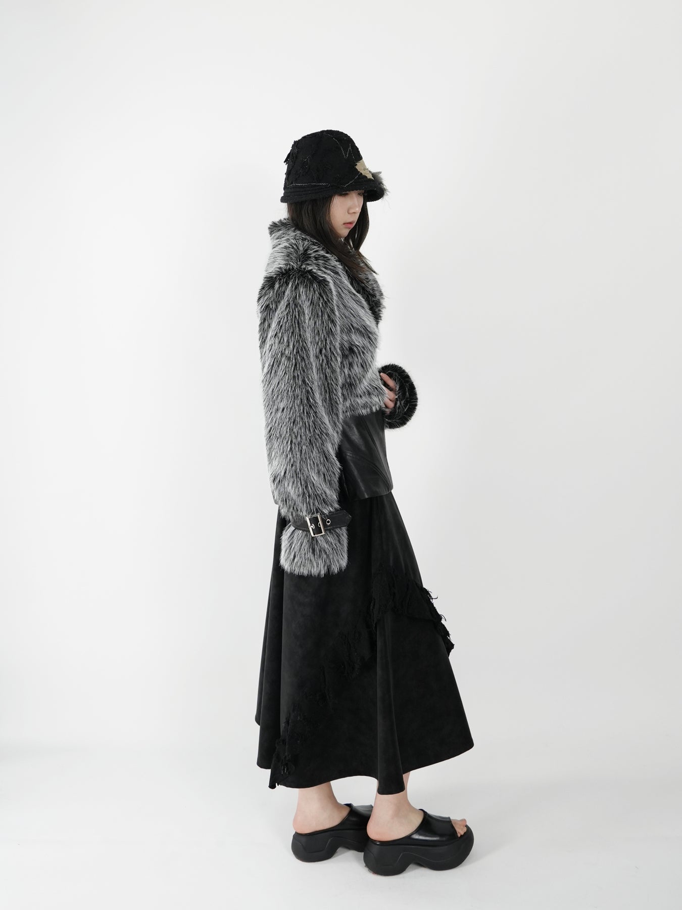 Fishbone Pattern Fur - Dark Gray