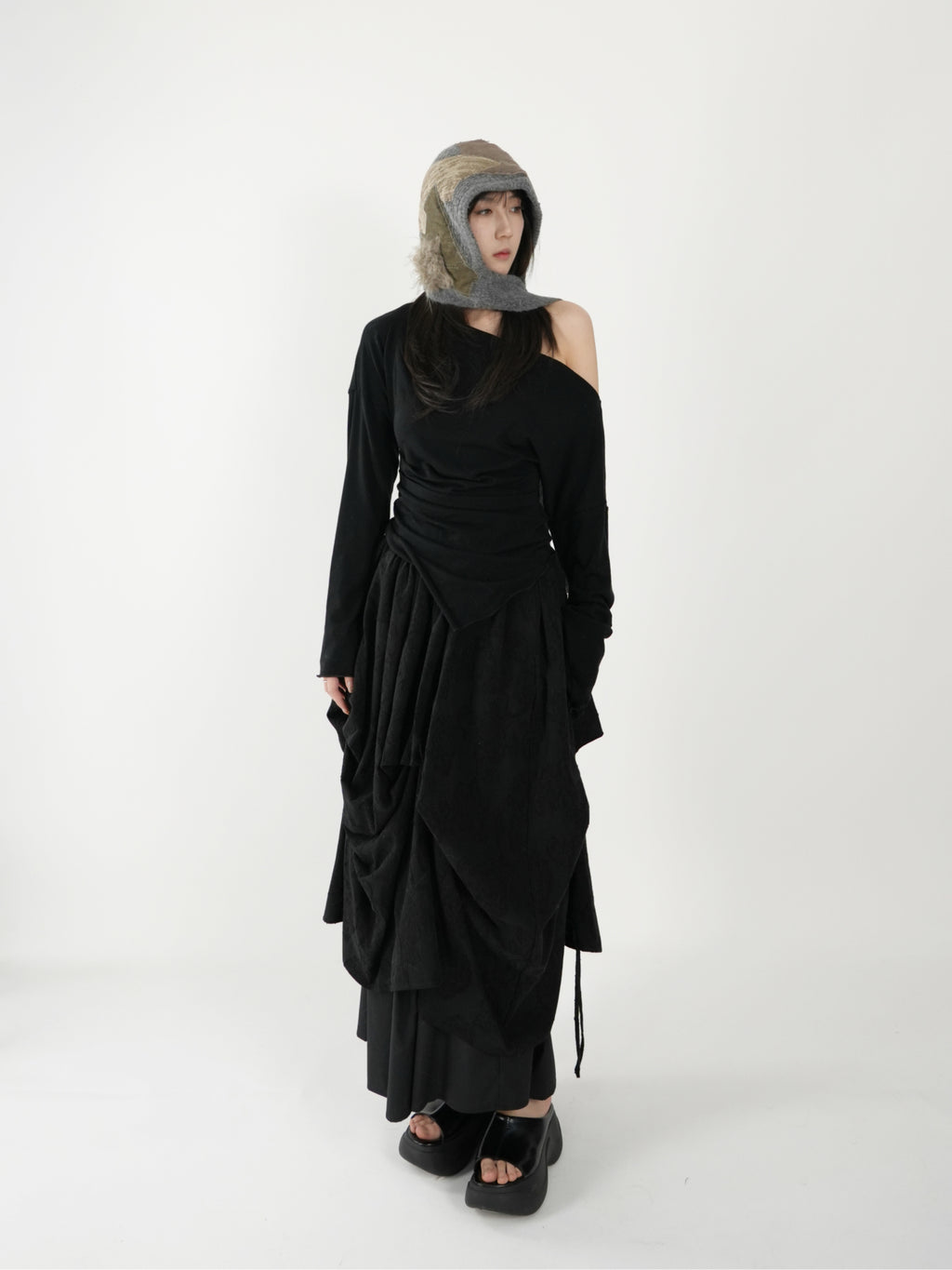 Off-the-shoulder top