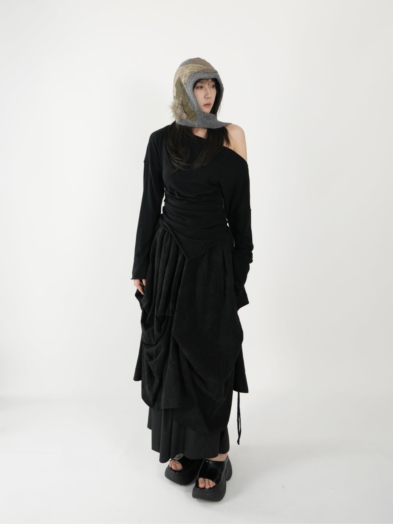 Off-the-shoulder top