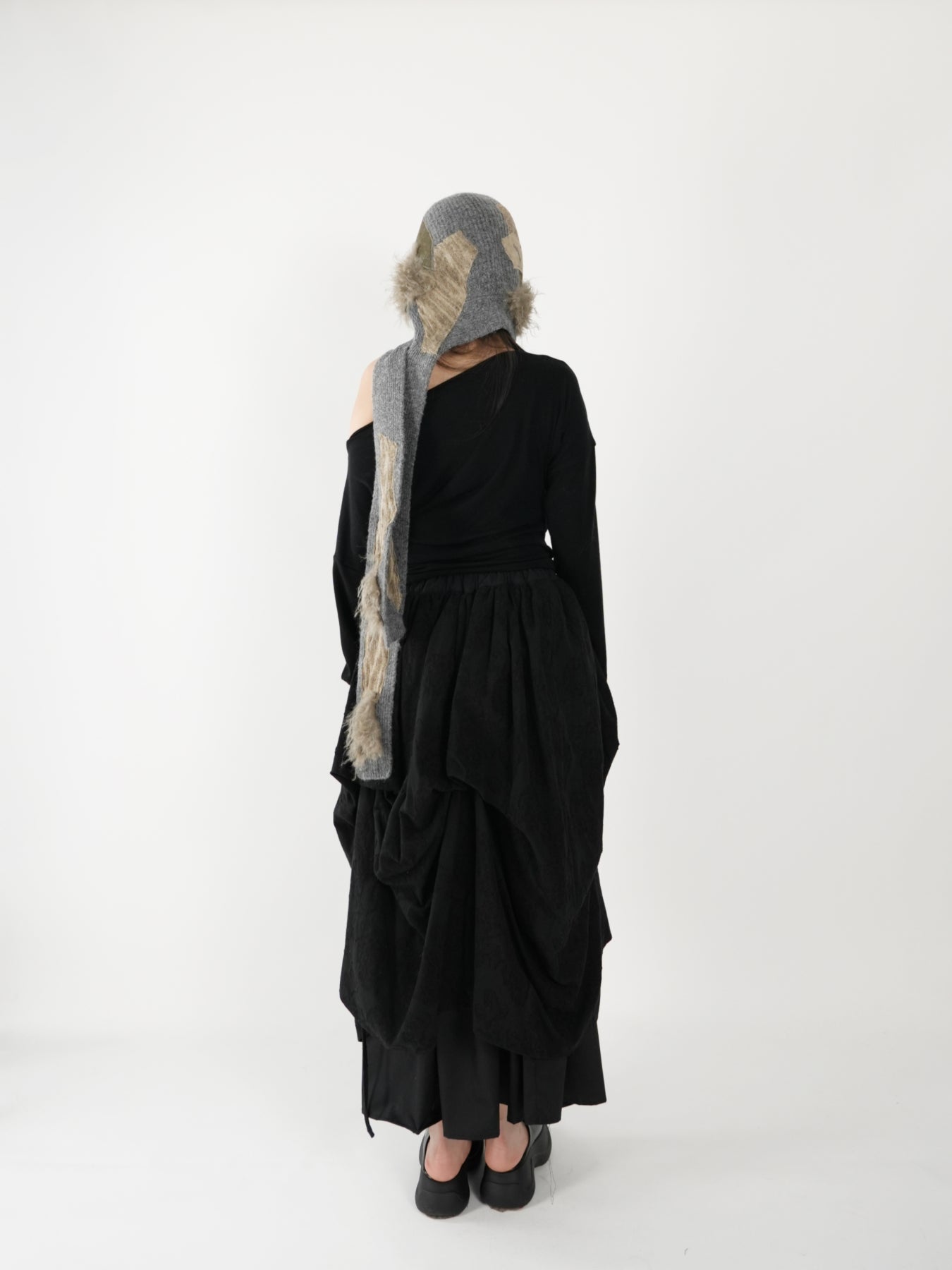 Off-the-shoulder top