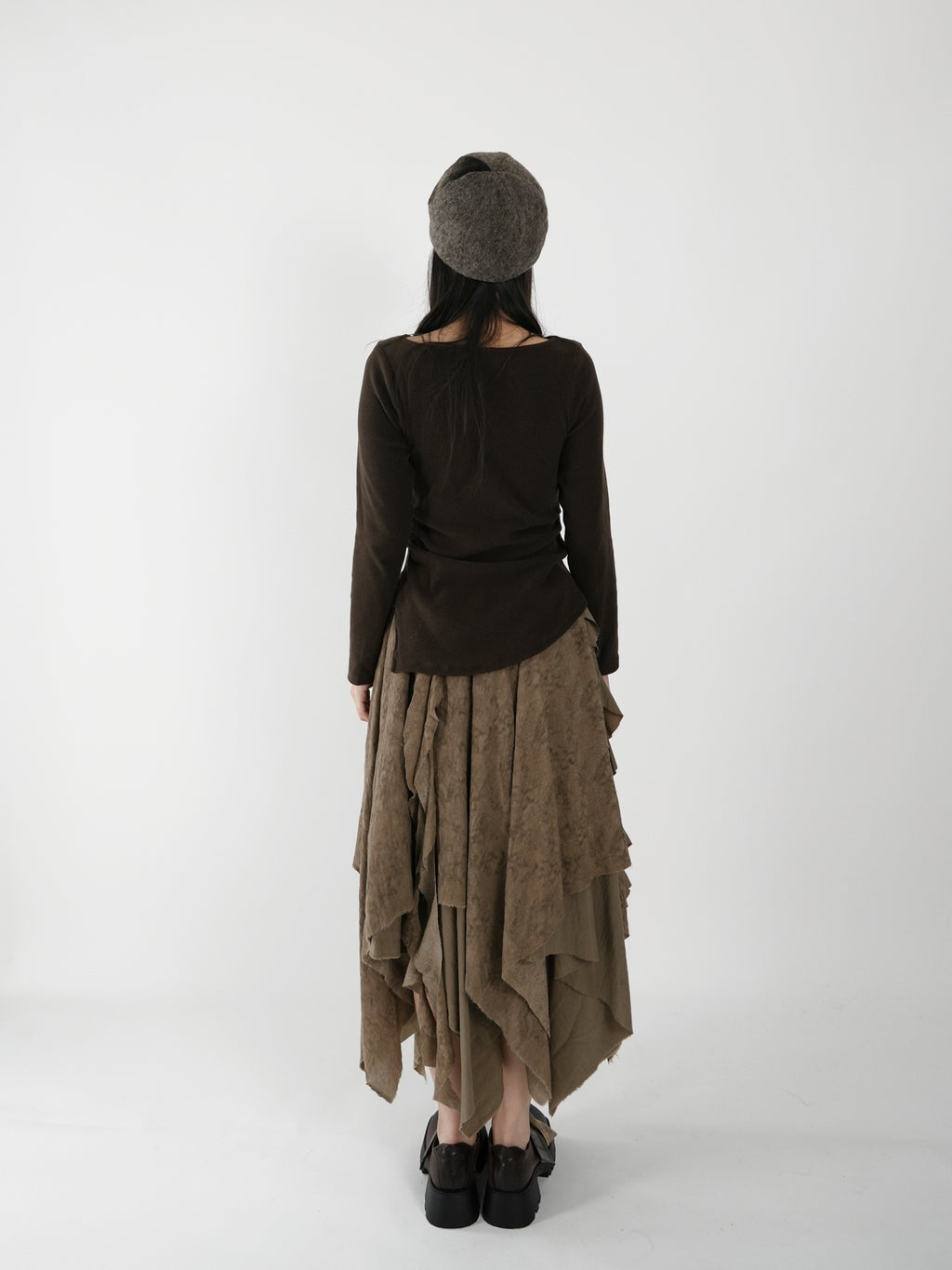 Long multi-cornered skirt