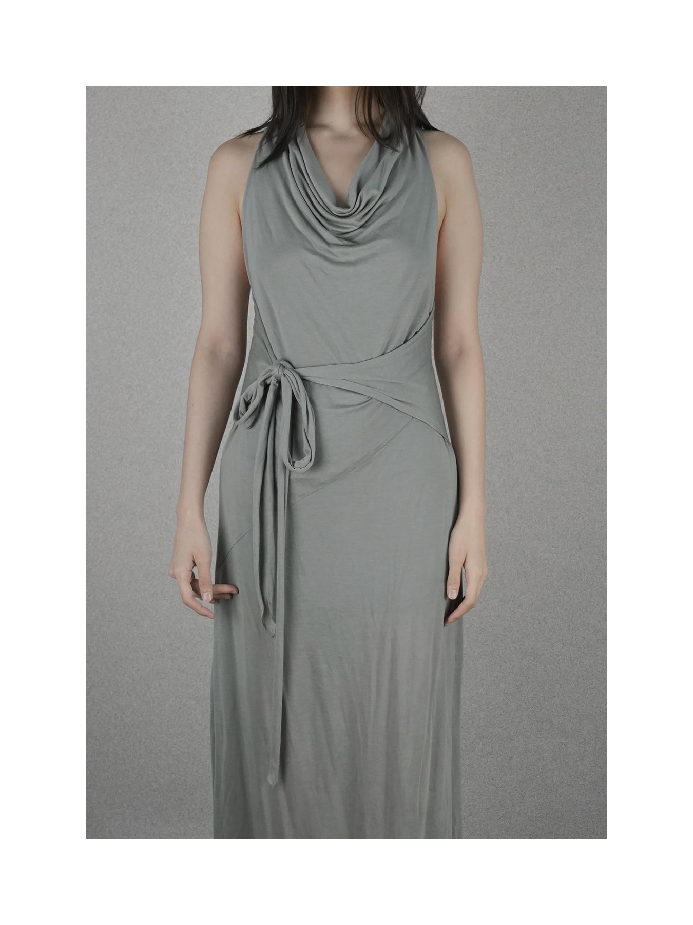 Flowywaist-cinched long dress