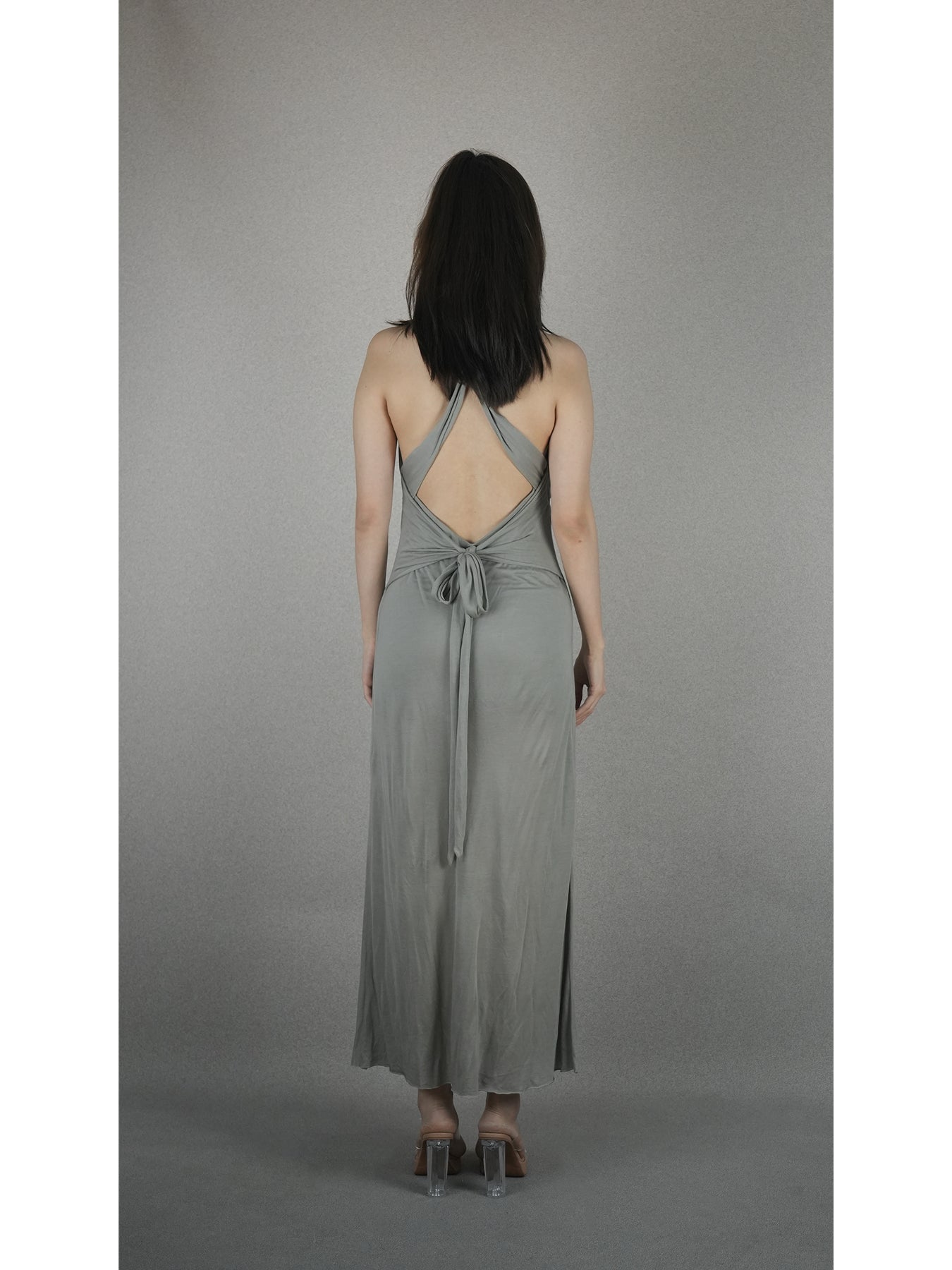 Flowywaist-cinched long dress