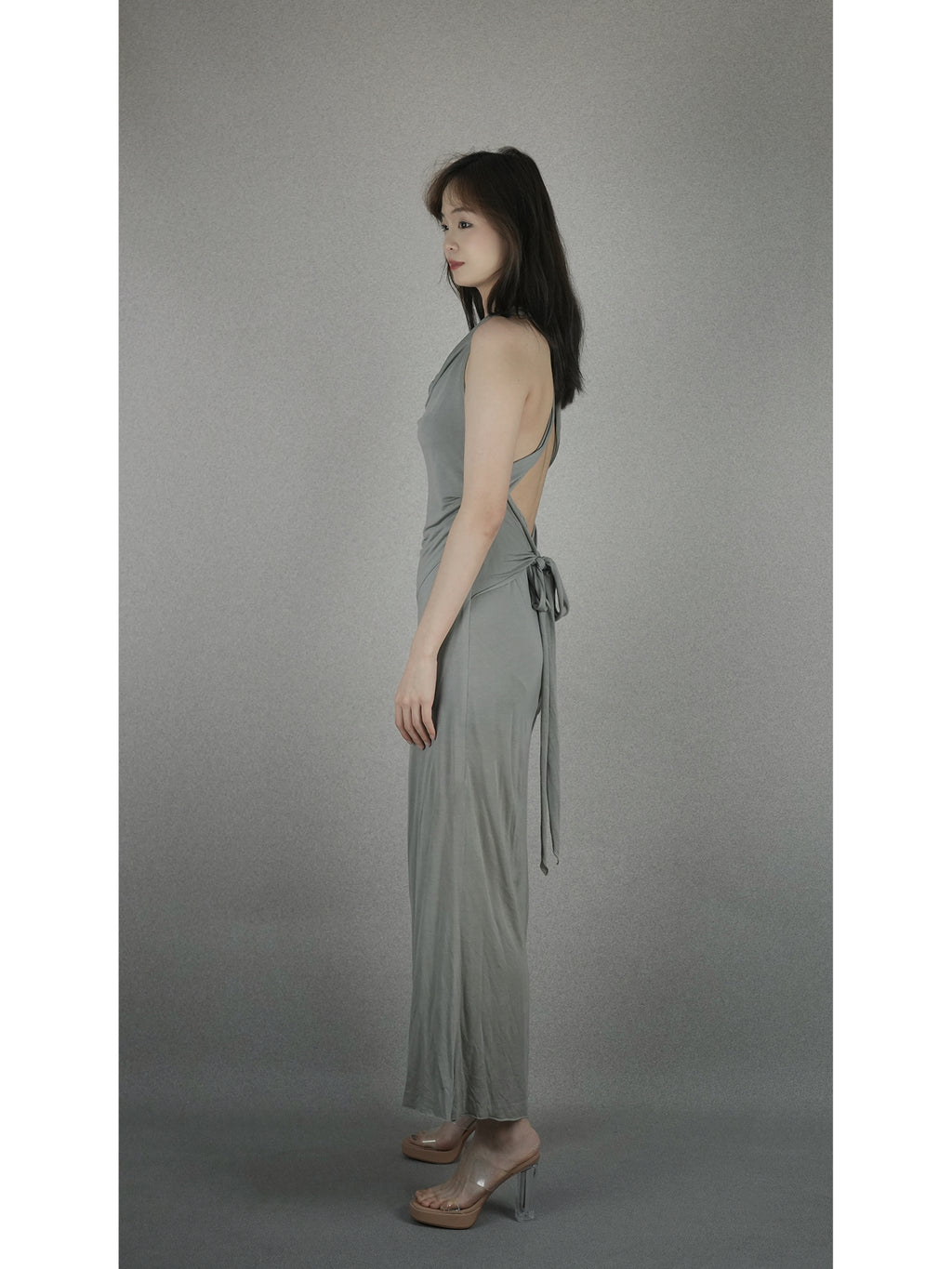 Flowywaist-cinched long dress