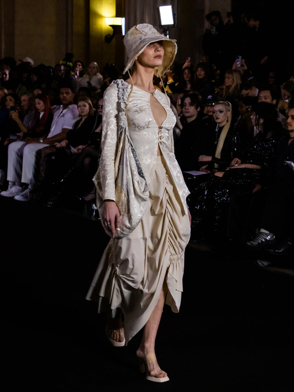 Short fishtail cardigan