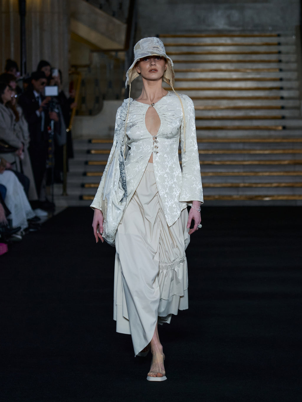 Short fishtail cardigan