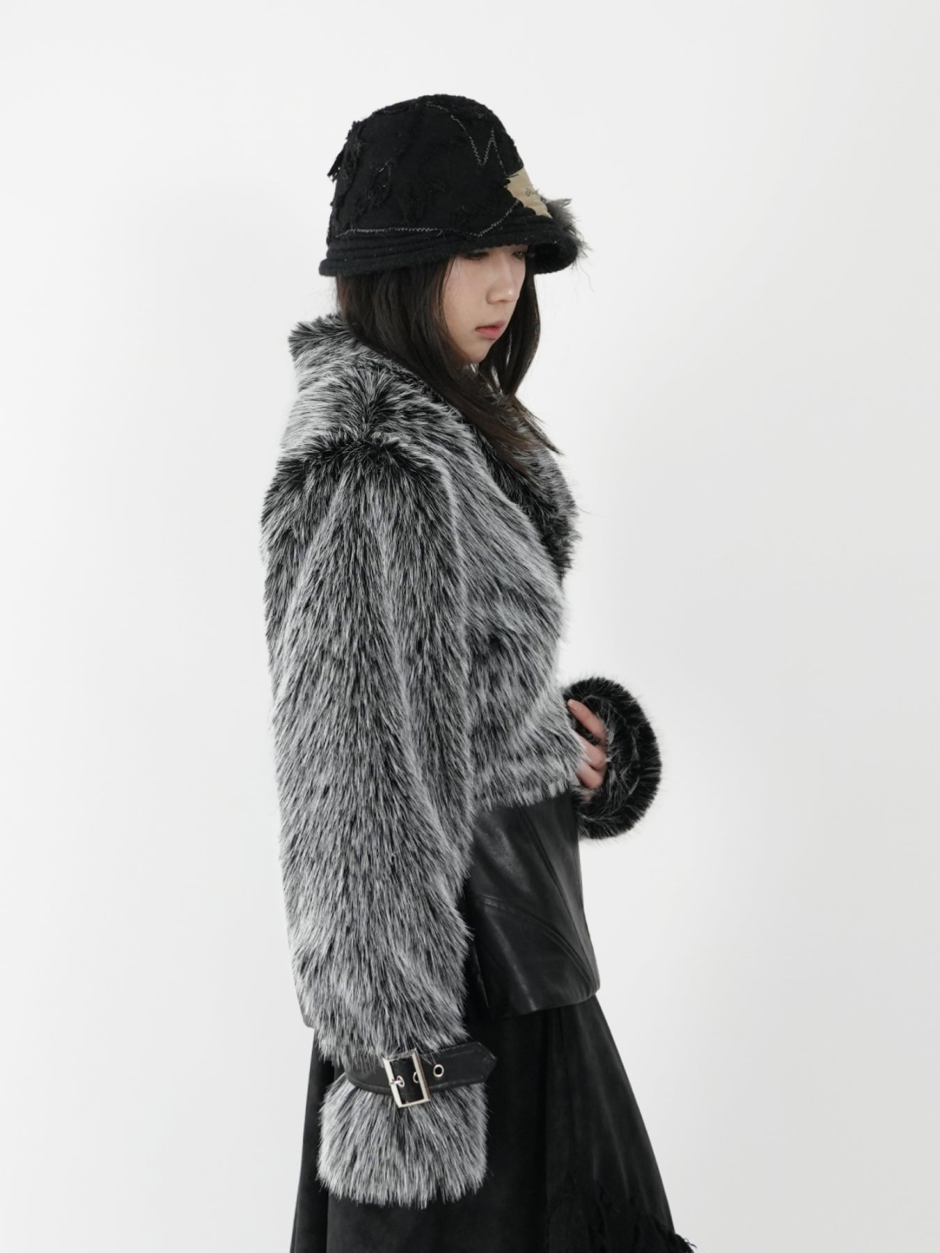 Fishbone Pattern Fur - Dark Gray